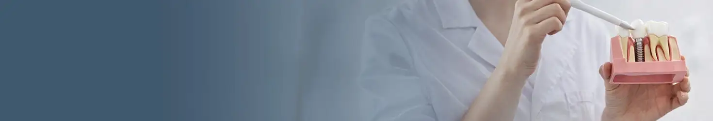 Implant dentystyczny
